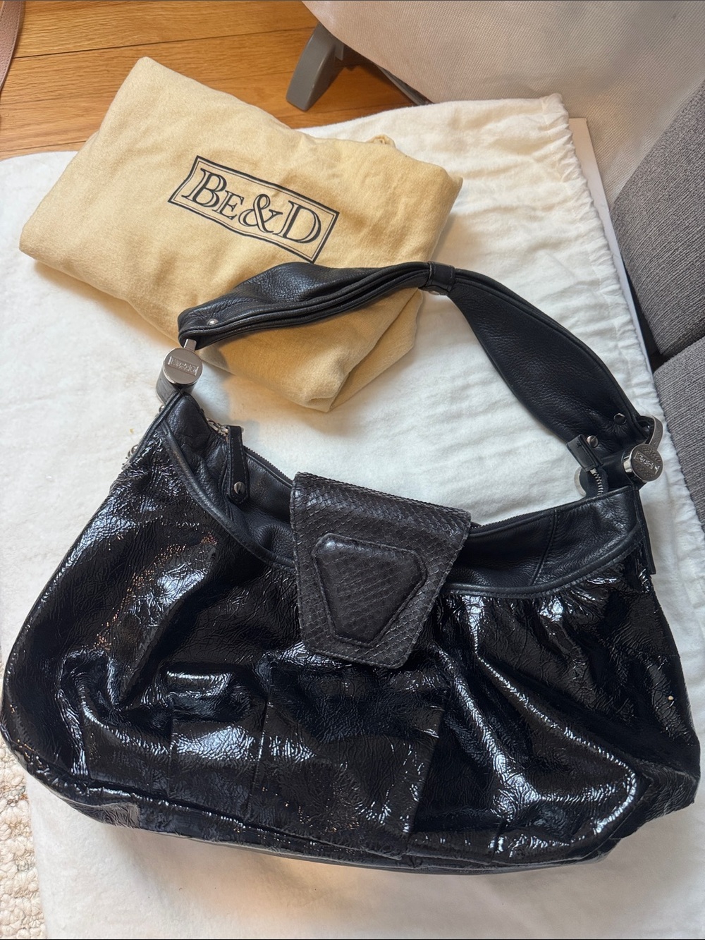 Be & D Black Patent Leather Shoulder Bag with Textured Flap